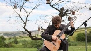 Udemy Classical Guitar Method For Absolute Beginners Part 1