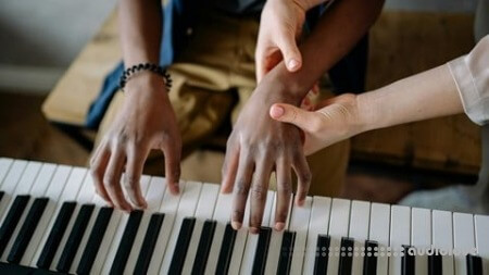 Udemy Learn How to Play Piano in 30 Days: Step-by-Step Grade 3