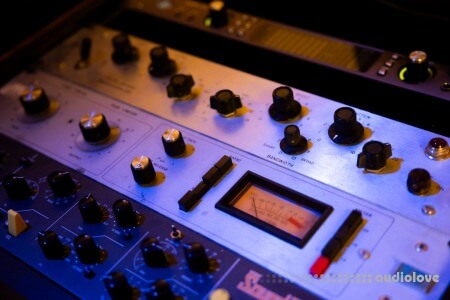 Little Sir Rekko Balcony Left